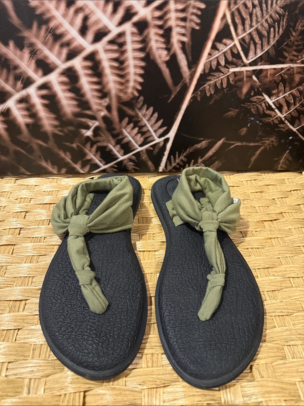Sanuk Olive Green Knotted Fabric Flip Sandals with Black Sole